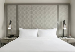 2 Standard Queen Rooms at Stanford Court Hotel