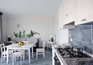 Apartment with terrace. Shared pool. 150 metres from beach