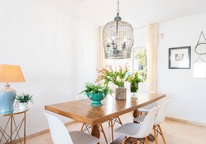 Beautiful 3 BD apartment next to the beach. Paseo de Reding II