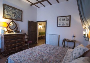 Comfortable accommodation in a castle, swimming pool in Proceno