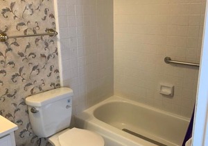 Double Bed Hotel Style Suite-B04 in Los Angeles