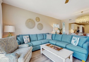Great condo just steps from the Gulf waters with hot tub, pool & pickleball in Seacrest
