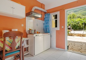 Studio 'Veronis 2' with Sea View, Shared Pool & Wi-Fi in Ithaca