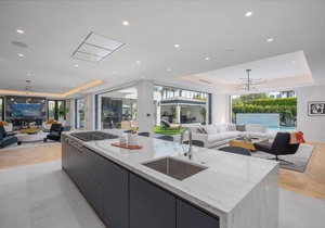 Villa Ruya by LuxJB 🏆 Beverly Hills Mansion with Resort-Style Service