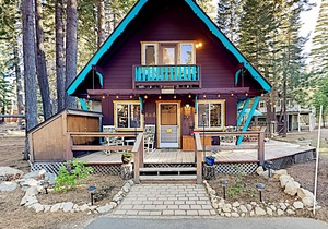 Woodsy hideaway with beach club, yoga, pool & tennis - 1 mile to ski slopes