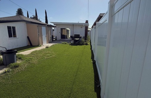 Hawthorne House | 1-bedroom vacation home just 5 minutes to Kia Forum