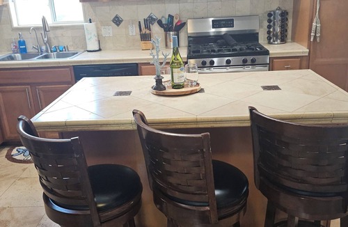 Townsite House | 180°OceanViews, Private BeachHouse on Strand! LGDeck,F-pit,BBQ, AC, . Sleeps8.