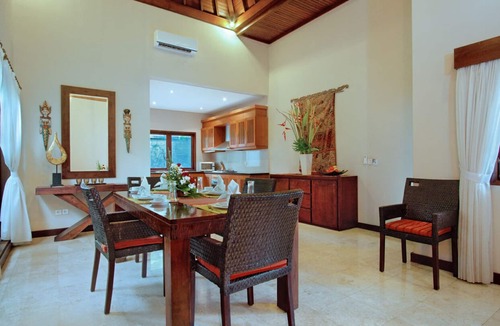 Pererenan Villa | 2 Bedroom pool villa near Echo Beach, Warm Staff