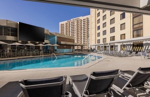 Las Vegas Villa | 2-bedroom upscale villa a block off the strip in Las Vegas