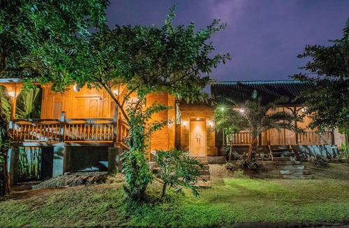 East Selemadeg Villa | 2-bedroom villa in charming Tabanan with AC, WiFi. Relax and unwind