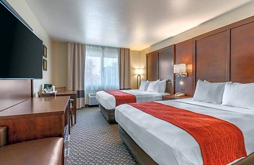 Fairfield Hotel | 2-Star Hotel ∙ Comfort Inn Cordelia