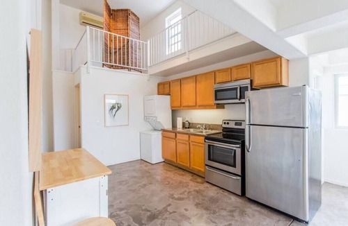 Little Italy House | 203 Incredible Loft with Stunning View of Little Italy