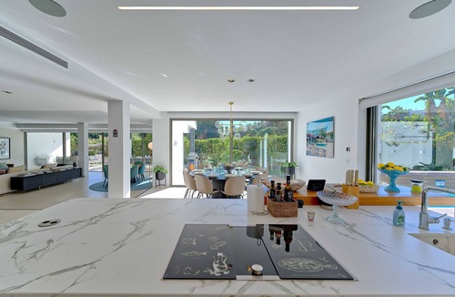 Puerto Banus Villa | 2244 Luxury Modern Villa with Heated Pool in Puerto Banus