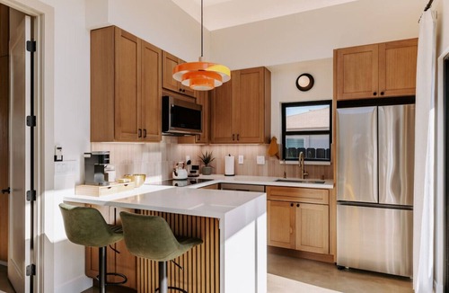 La Mesa House | 25% off, Chic Casita Hot tub BBQ 4 min to SDSU