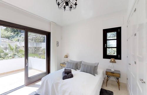 Nueva Andalucia Villa | 27175-Luxury Villa with heated pool