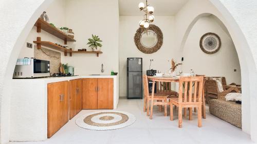 North Legian Villa | 2BR villa central Seminyak, walking distance to Cafes and Restaurant