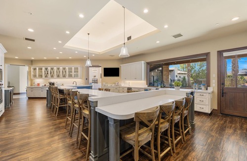 Bermuda Dunes House | 3.5 Acre compound- 2 pools, tennis, pickleball, basketball, sauna & steam + more