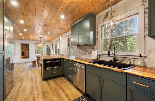 Twain Harte Cabin | 3-Acre Luxury Retreat | Sleeps 35 | 2 Cabins | Sauna, Hot Tubs, Firepits & More