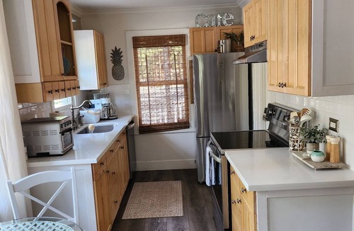 Tahoe Island Cottage | 3 BDRM 2 Bath Cottage in South Lake Tahoe Walking Distance to Great Restaurants