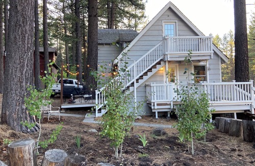 Tahoe Island Cottage | 3 BDRM 2 Bath Cottage in South Lake Tahoe Walking Distance to Great Restaurants