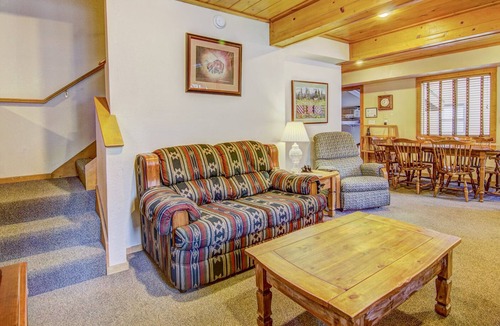 Donner Lake Woods House | 3 bedroom, 2 bath, sleeps 8. West End of Donner Lake DLR#132
