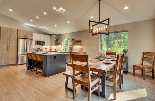 Y Area House | 3 Bedroom, AC, Hot Tub, Grill, Newly Built, Open Floor Plan, Wifi, 1 of 6 – Emerald Bay Escape