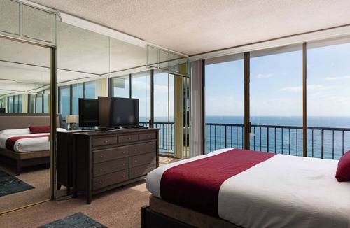 North Pacific Beach Condo | 3-Bedroom Capri by the Sea Ocean View Penthouse at Beautiful Pacific Beach