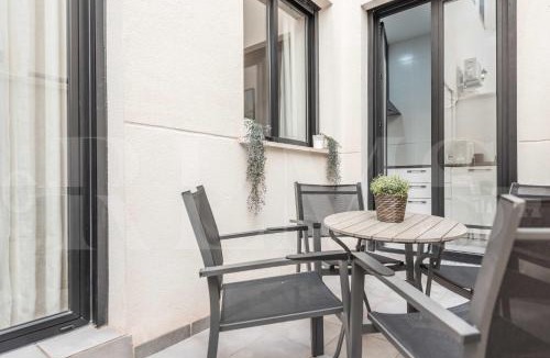 La Merced Apartment | 3BR apartment with parking and patio in the center by REMS