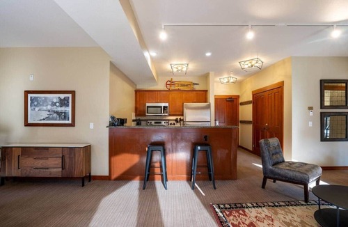 Olympic Valley Apartment | 3BR Condo in Village at Palisades - Premier