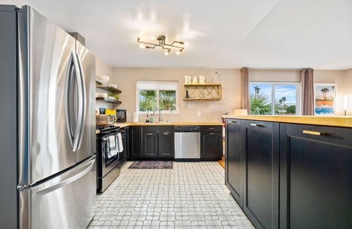 Desert Park Estates House | 3BR Pool & Spa Home Sleep 8 Palm Springs