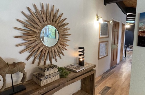 Tahoe Island Cabin | $4,200/mo-Furnished Ski Lease in South Lake Tahoe, 15 minutes to Heavenly Resort