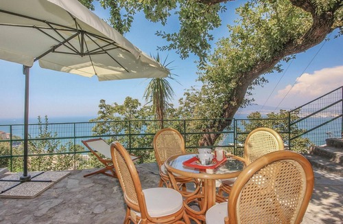 Castellammare di Stabia House | 4 bedroom beach front home in C.mmare di Stabia -NA-