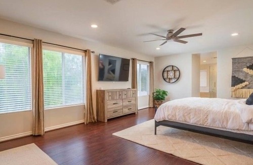 Santa Clarita Apartment | 4 Bedroom Single_family 447551 by Houzlet