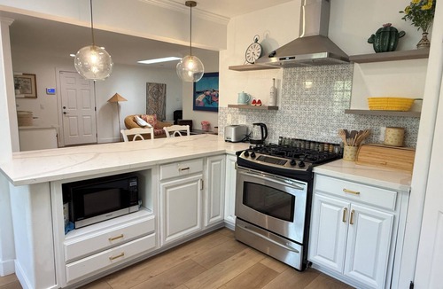 Palm Desert House | 5 bed and 3.5 bathroom with PRIVATE casita. Pool and AC!