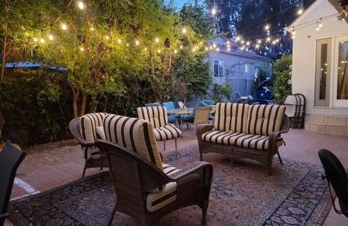 Los Angeles Apartment | 5 minutes to Rodeo Drive! Guest suite in safe residential neighborhood. A+
