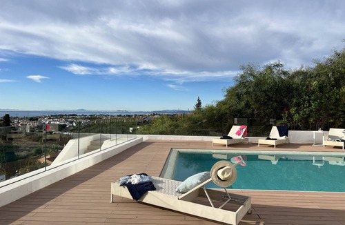 El Paraiso Villa | 5 star luxury sea view, golf, pool, sun.