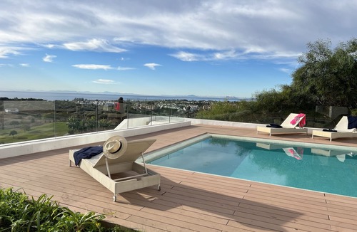 El Paraiso Villa | 5 star luxury sea view, golf, pool, sun.