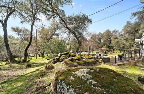 Loomis House | 6 Rooms & 4 Baths - 2.5 Acre Folsom Lake Resort