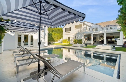 West Hollywood West Villa | A beautifully maintained traditional style home located in the iconic Beverly Hills Flats