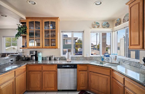 Marine Terrace House | A Dolphin Dreams by the Sea