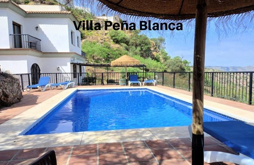 Comares Villa | A Luxury 3 Bedroom Villa near to Comares, with wonderful views all around
