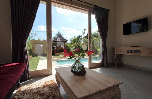 Penestanan Villa | A stylish Villa with Pool & Kitchen and greenery garden