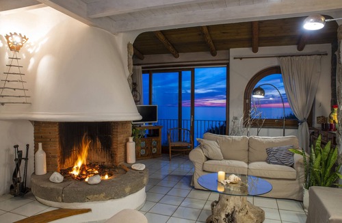 Forio Villa | A unique retreat on Ischia island west coast with private access to the sea