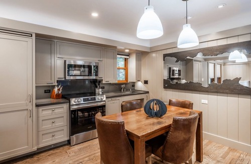Homewood House | Accessible West Shore Cottage