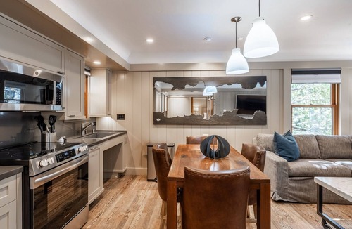 Homewood House | Accessible West Shore Cottage