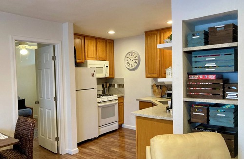 North Auburn House | Adorable Private 2-bedroom Casita with AC in charming Auburn