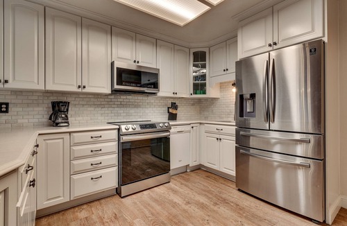 North Upper Truckee House | Air Conditioning, Outdoor Spa, 5 Mins to Heavenly/Casinos/Beaches: Little Bear Cabin