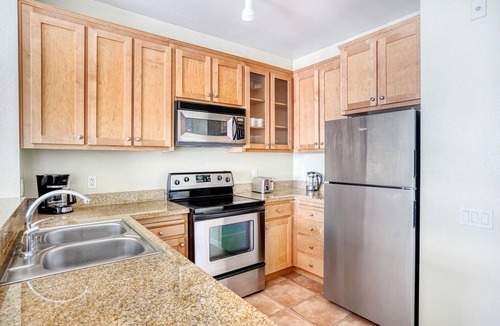 San Bruno Apartment | Airy San Bruno 1BR w/Pool, Gym, W/D, near trains + shops, by Blueground