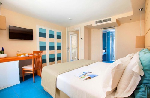 Meta Hotel | Alimuri Bay Resort