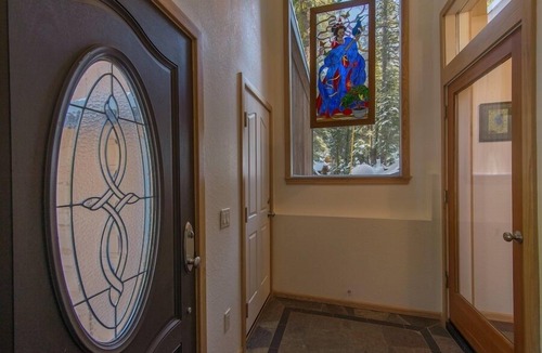 Alpine Meadows House | Alpine Meadows home w/Private Hot Tub, Close to hiking, Fireplace- Mineral Springs Getaway